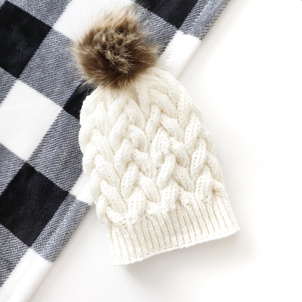 Knitted Beanie Hat Women's OS Pom Pom Handmade Classic Cozy Fall Winter Gift